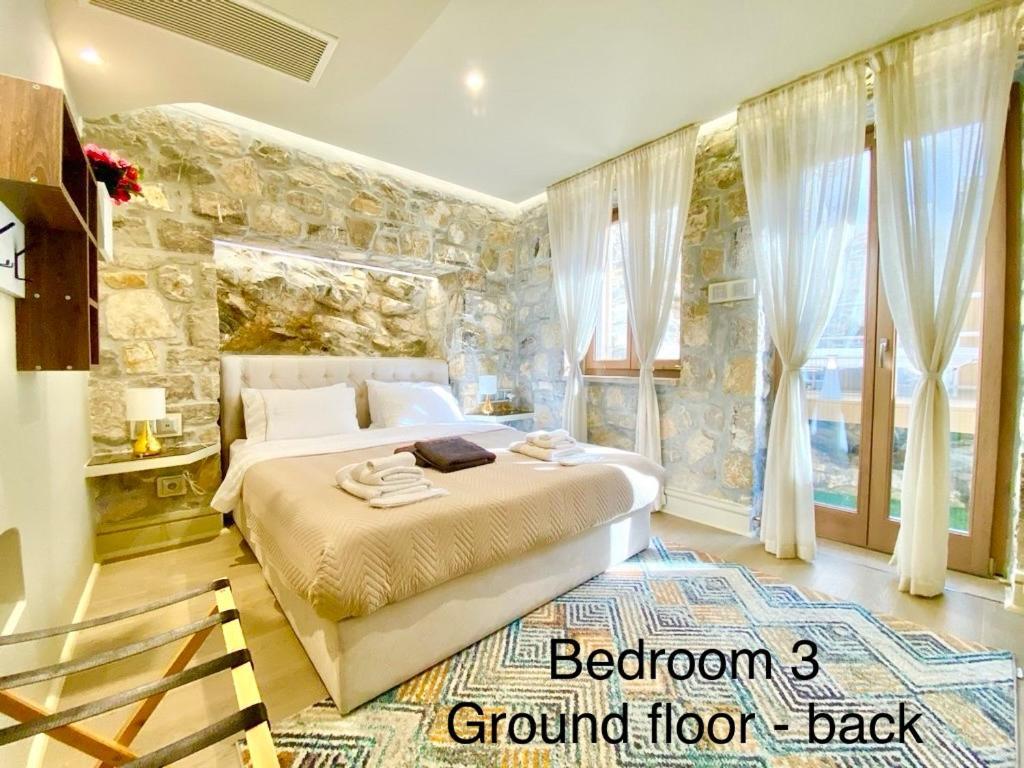 Sea-Front Jacuzzi&Garden Luxury Rock Villa Ermioni Exterior foto